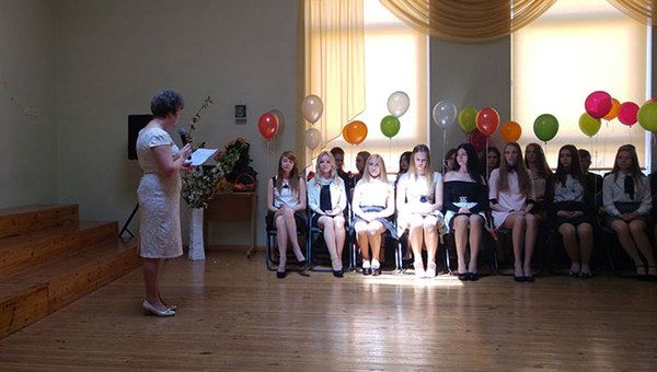 Pēdējais zvans 9.klašu skolēniem Daugavpils Saskaņas pamatskolā
