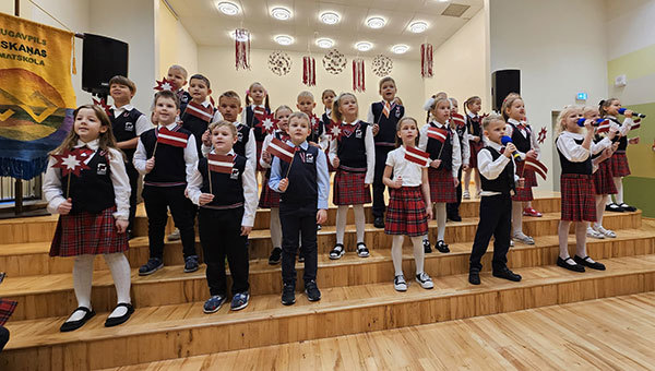 Latvijas Republikas proklamēšanas dienai veltītie pasākumi skolā “Dziesma, kas vieno”