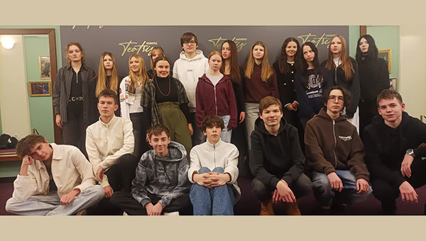 Septiņas dzīves un viena liela mīlestība: kaķa stāsts par liktenīgu satikšanos